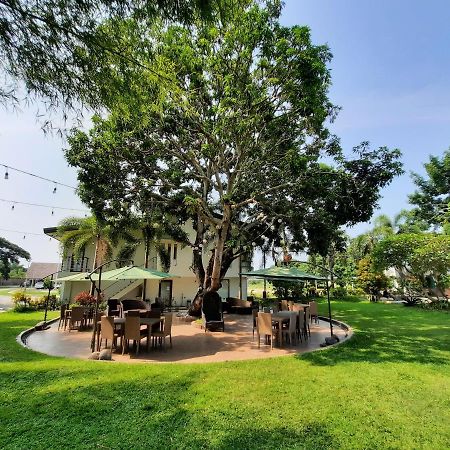 Estancia De Lorenzo Tarlac Екстер'єр фото